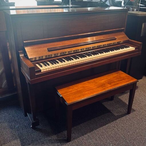 Steinway & Sons 142 Left Angle