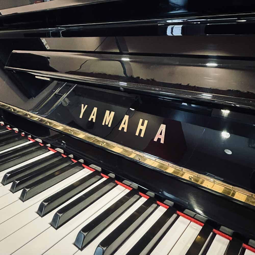 Yamaha U10 Upright Piano Front Logo