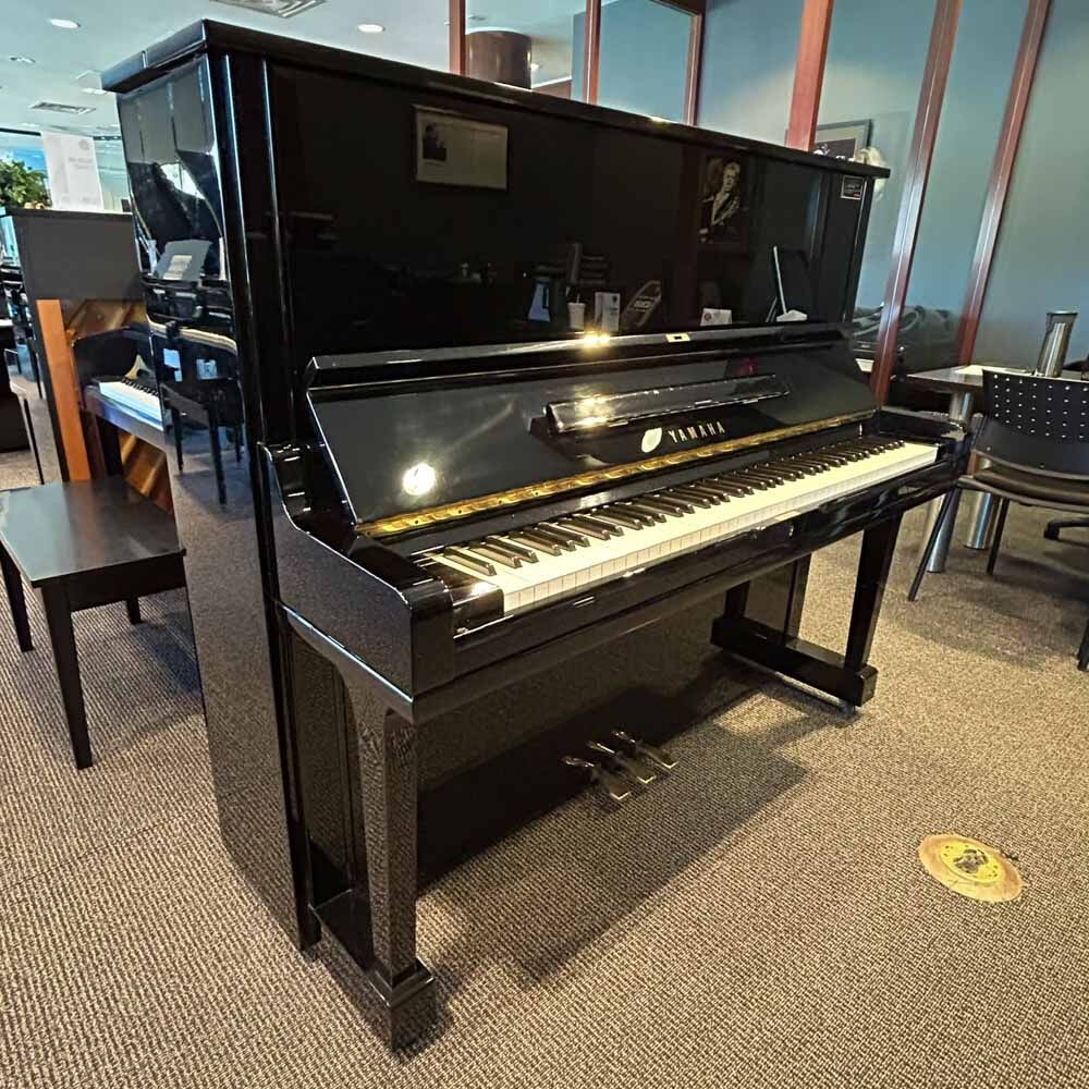 Yamaha U3A Left Angle