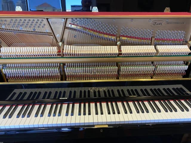 Essex EUP123 Upright Used Piano - Image 2