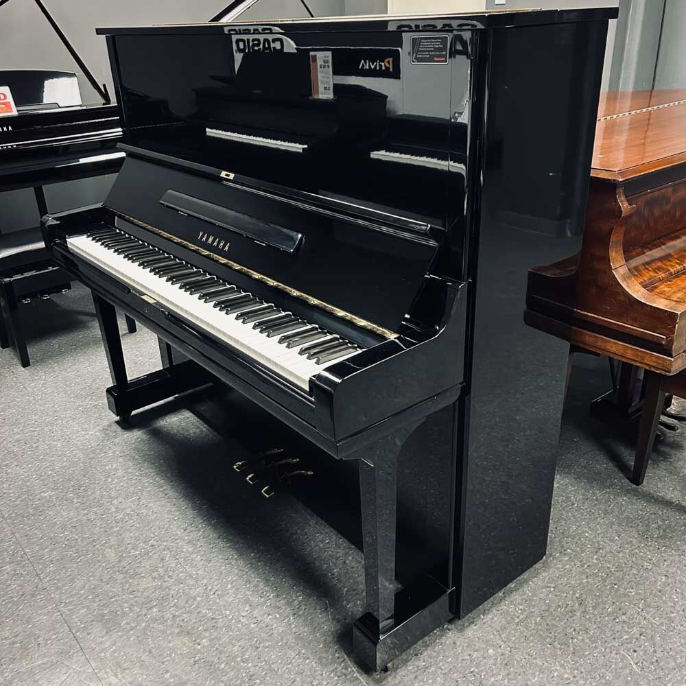 Yamaha U3M Upright Piano Right Angle