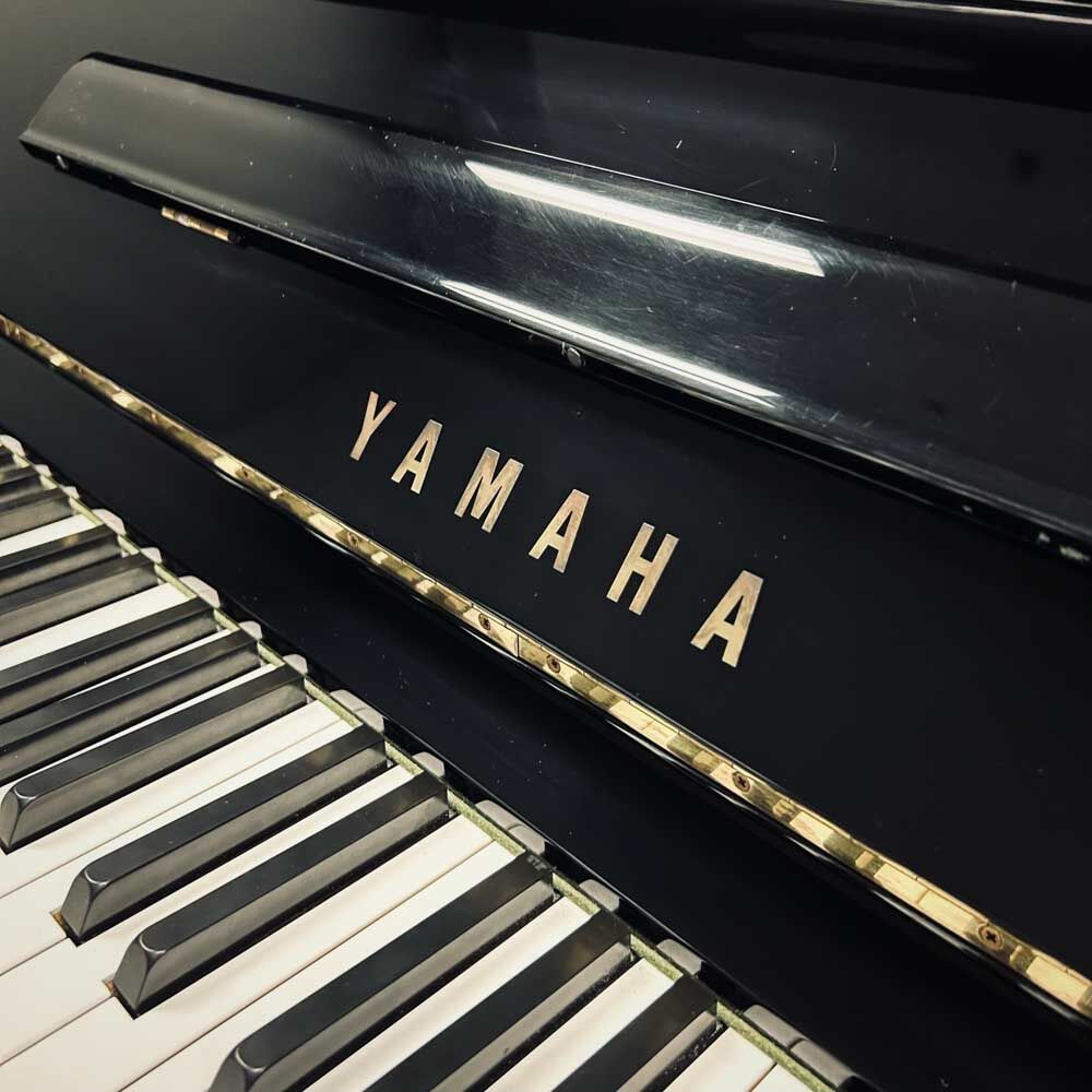 Yamaha U3M Upright Piano Logo