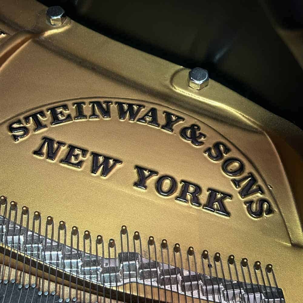 Steinway L Logo Inside