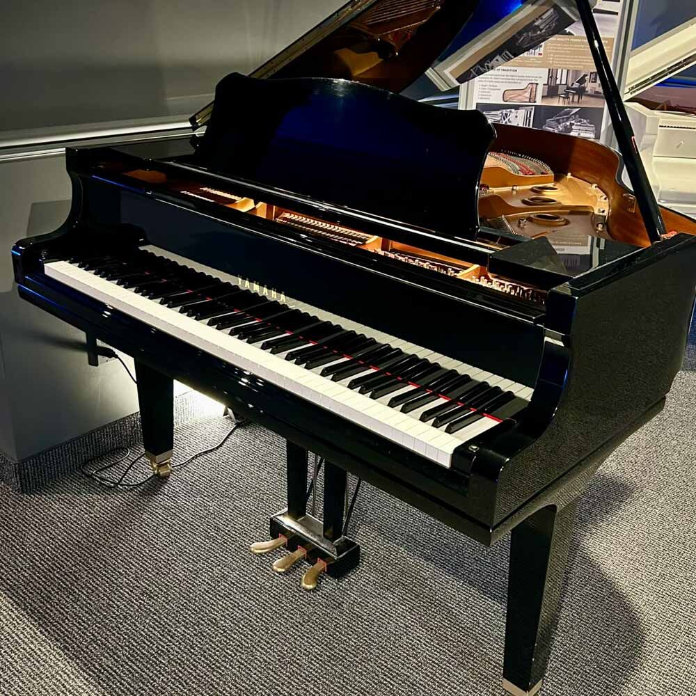 Yamaha GC1 Grand Piano Right Angle