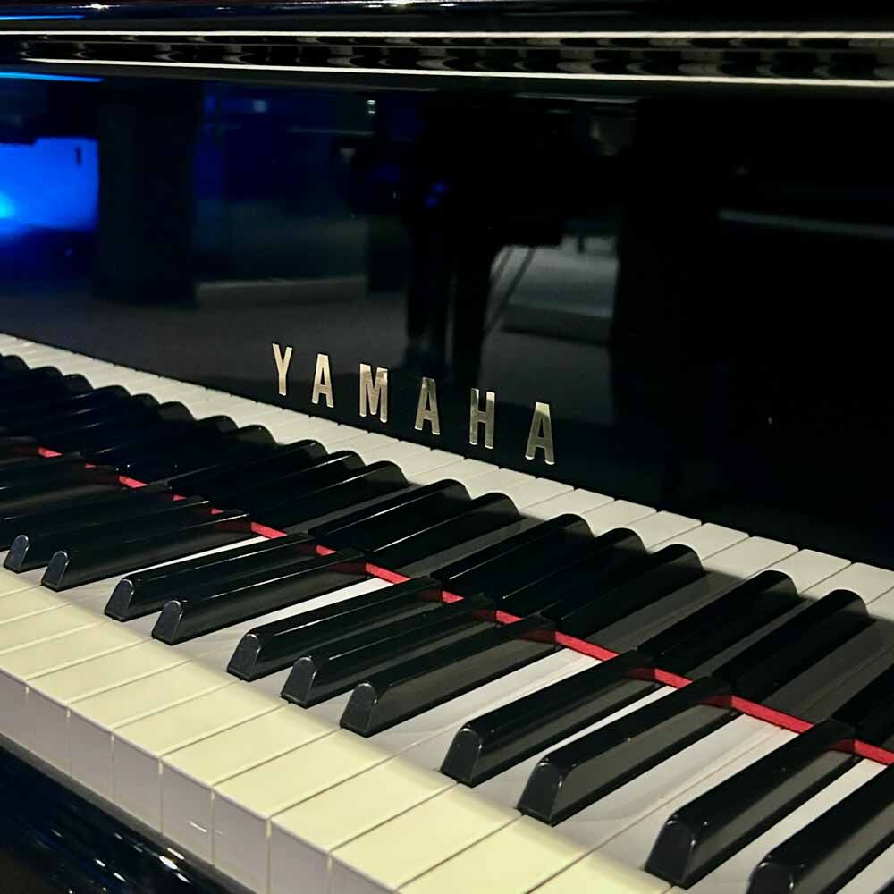 Yamaha GC1 Grand Piano Front Logo
