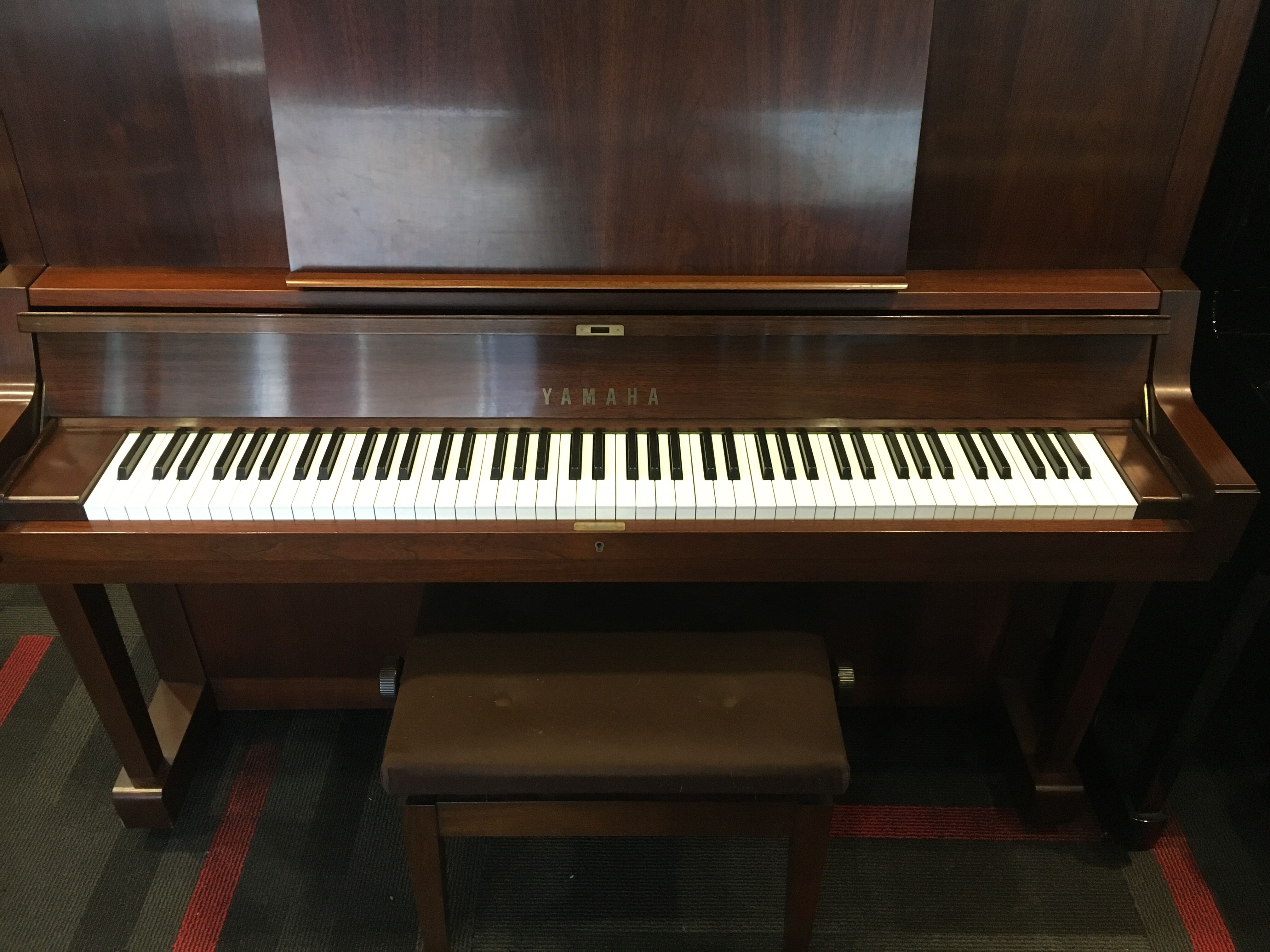 Used Yamaha W102 Upright Piano