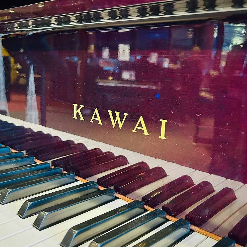 Kawai DS80B Upright Piano Front Logo
