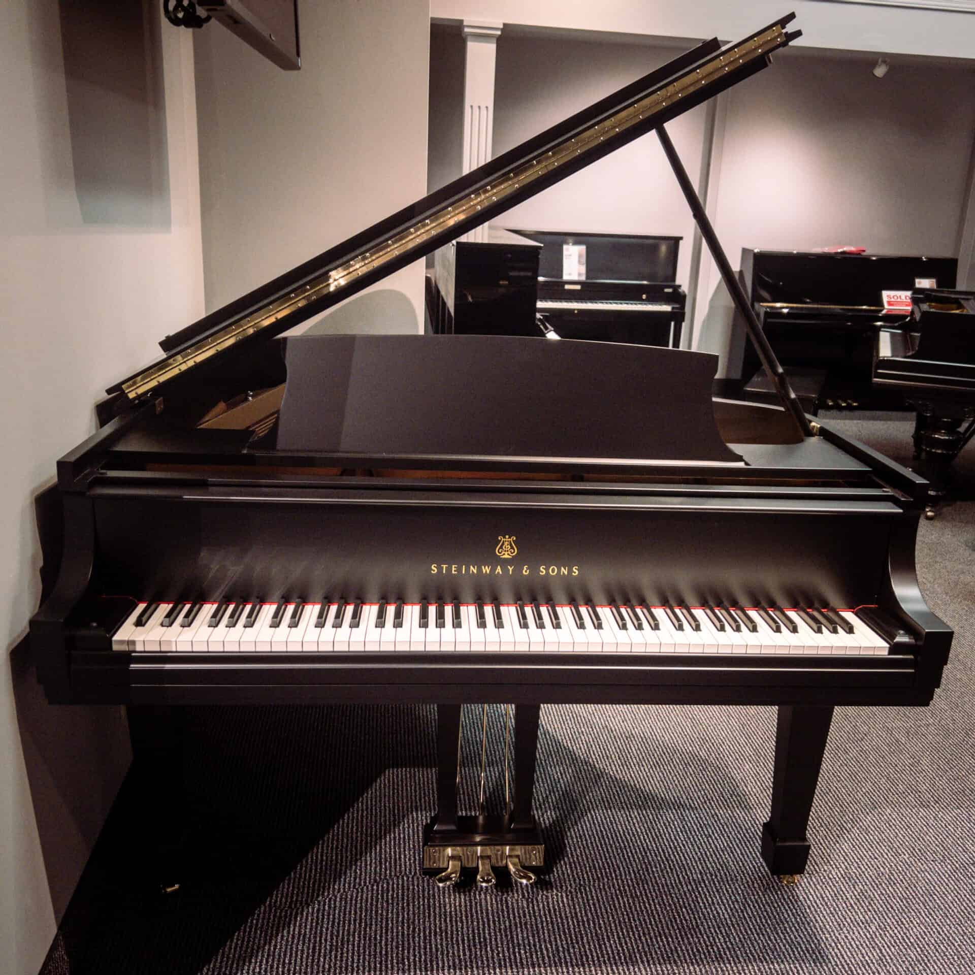 Used Steinway M Grand Piano in Satin Ebony - Image 7
