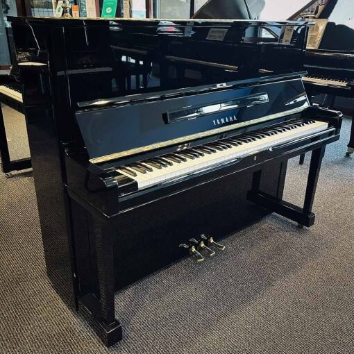 Yamaha U10A Upright Left Angle