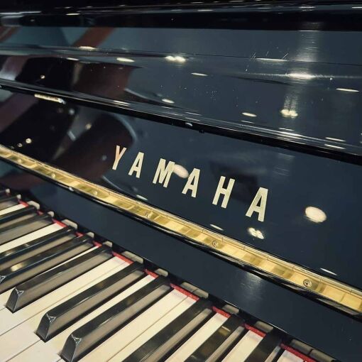 Yamaha U10A Upright Front Logo